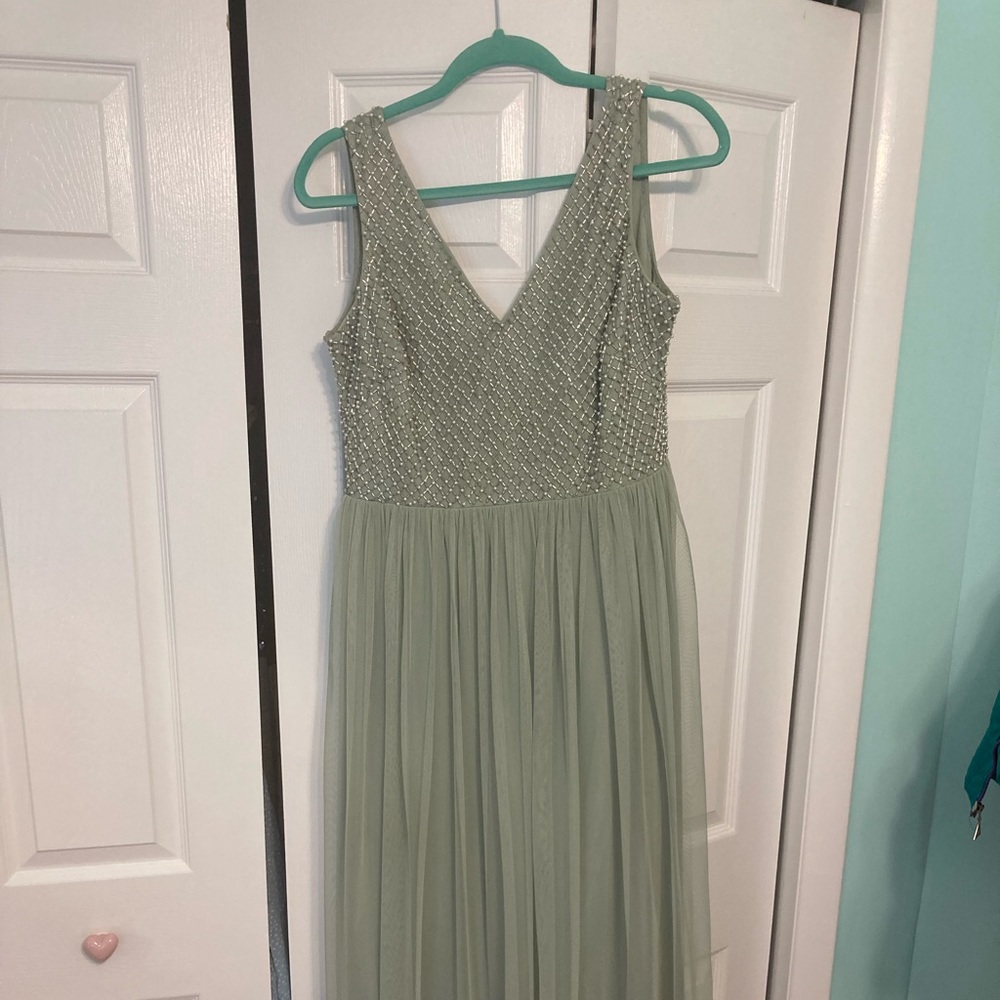Adrianna Papell prom or formal event dress